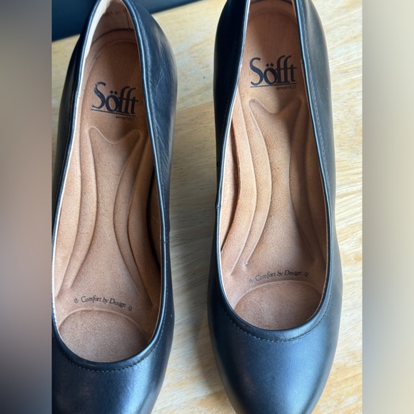 Sofft Black Leather Lana pumps ( Nordstrom) - Picture 2 of 10